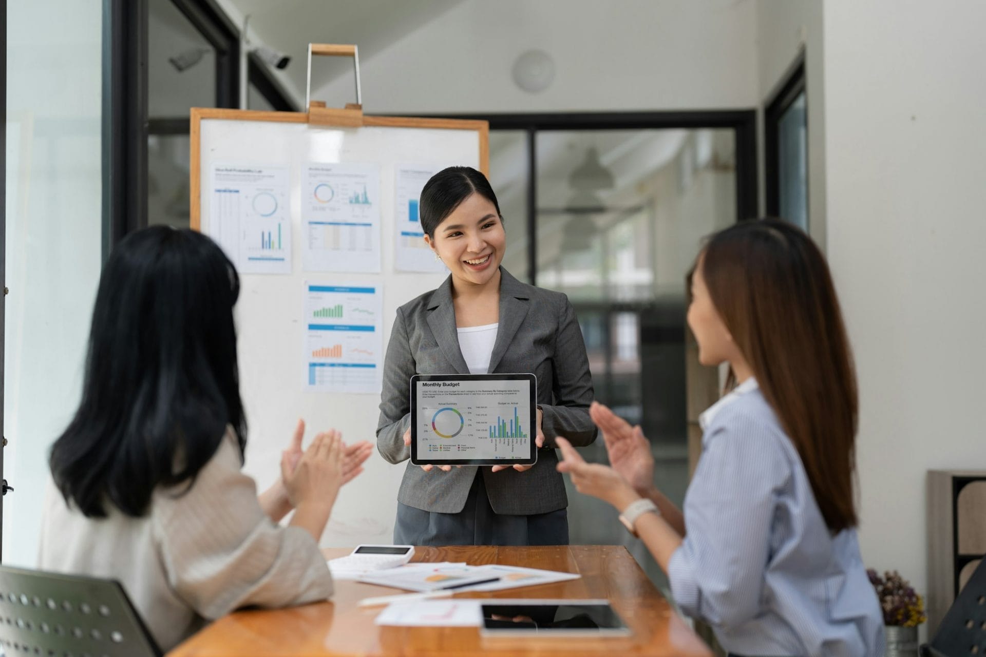 businesswoman mentor boss leader report share idea startup project presentation corporate training